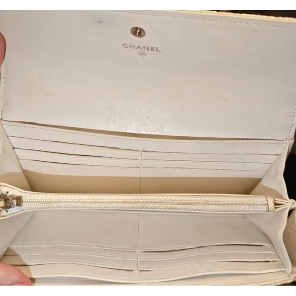 CHANEL Coco Mark Coated Tweed CC Long Wallet Zip Flap White Textured Italy +Box - Picture 13 of 16
